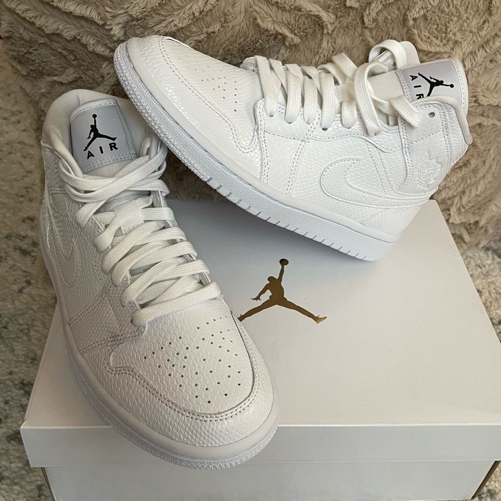 Air Jordan 1 Mid